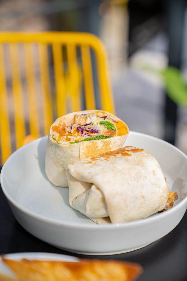Street Food Possonium Apartments Bratislava Exterior photo