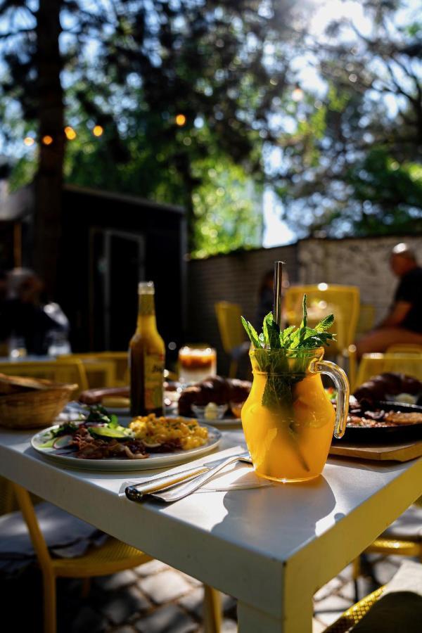 Street Food Possonium Apartments Bratislava Exterior photo